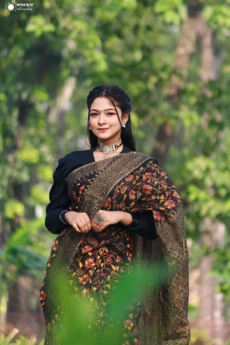 হাফ সিল্কের মহিলা স্ক্রিন প্রিন্ট শাড়ি, দৈর্ঘ্য 12 হাত