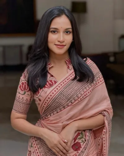ট্যাসেল আঁচলের ডিজিটাল প্রিন্ট পারশা শাড়ি, 6 রং