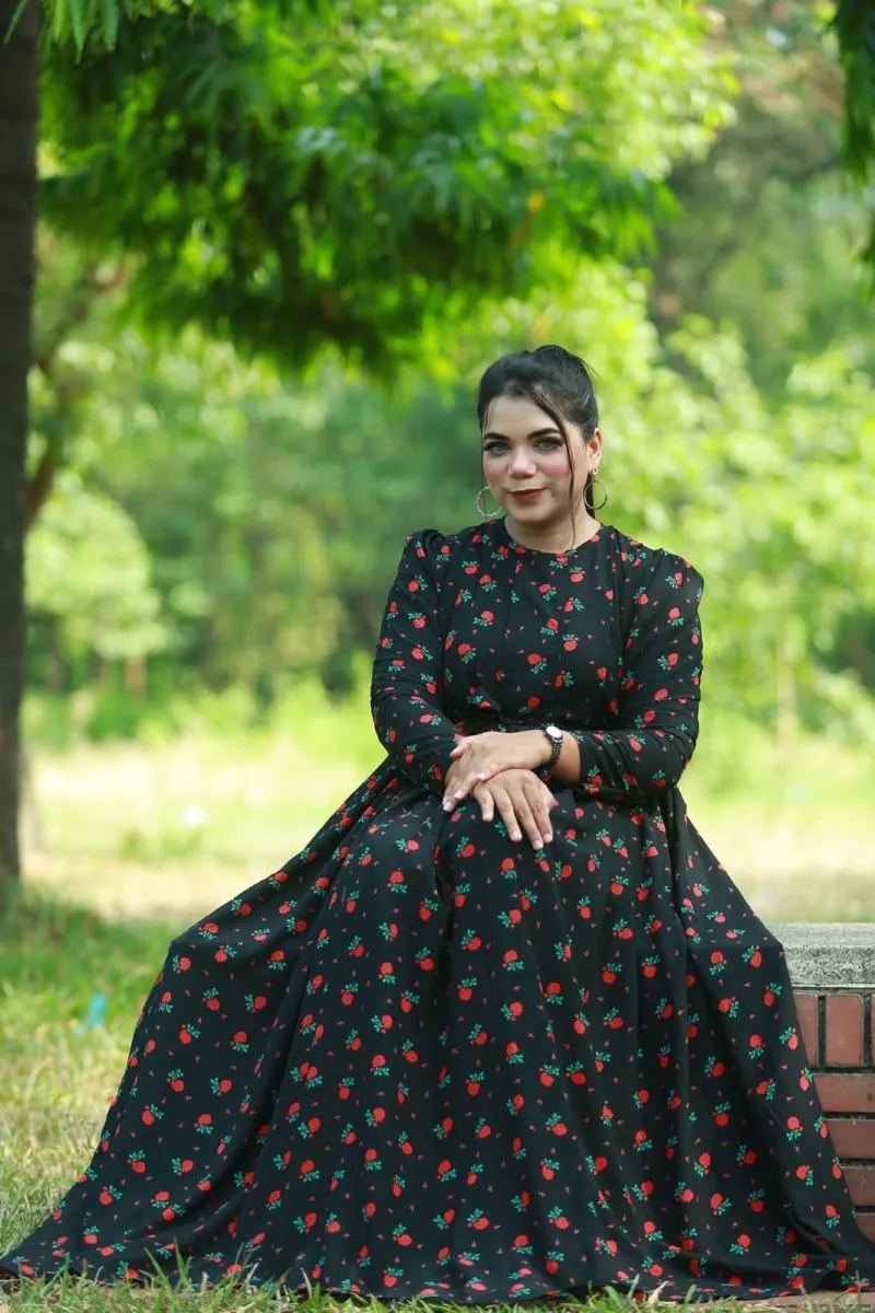 মেয়েদের ফুললি স্টিচড প্রিন্টেড পরী গাউন, ফ্রি সাইজ 44 পর্যন্ত