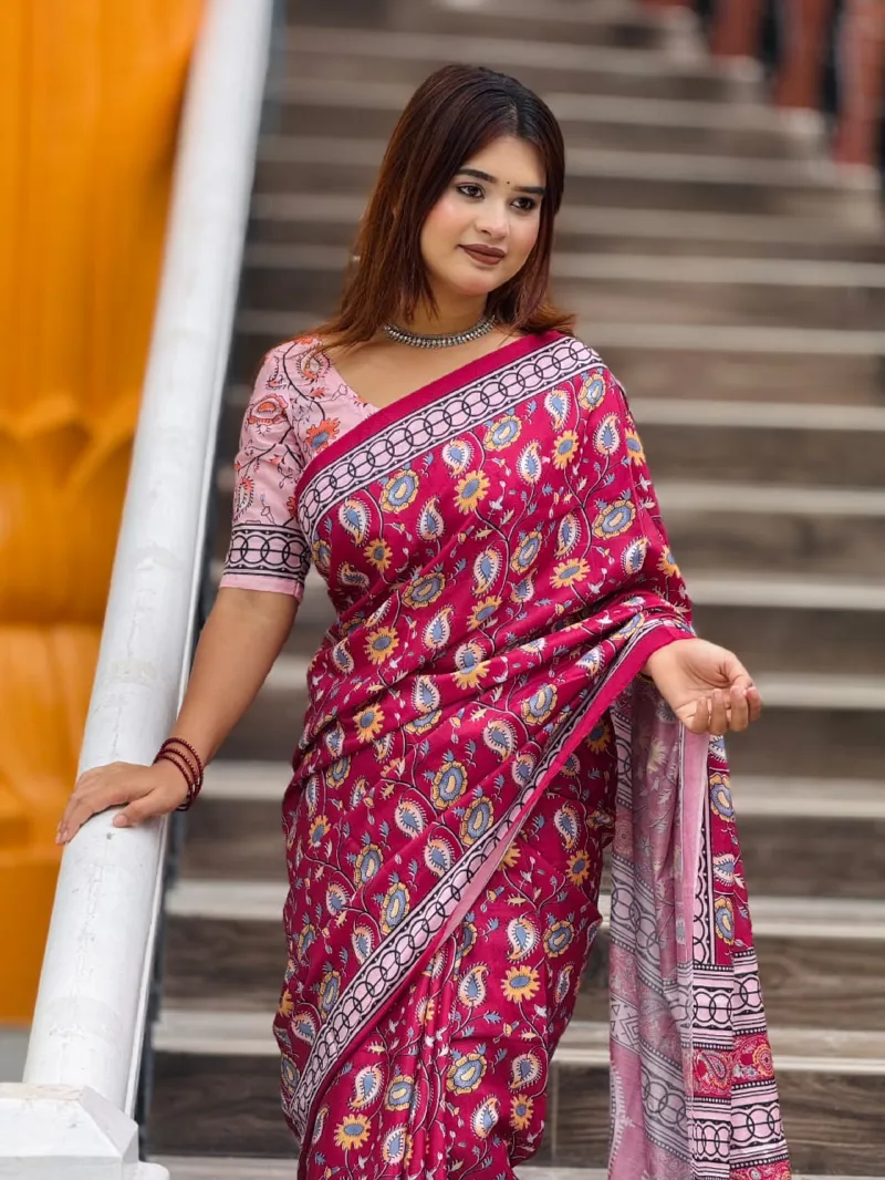 Topetor Silk Saree with Floral Motifs and Geometric Border