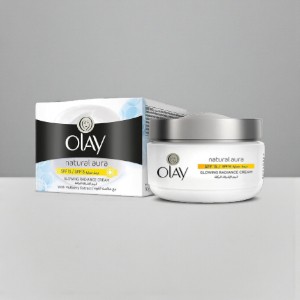 Olay Natural Aura Glowing Radiance Cream SPF15 50g (Thailand)