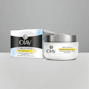 Olay Natural Aura গ্লোয়িং রেডিয়েন্স ক্রিম SPF15 50g