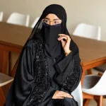 এলিগ্যান্ট কারচুপি ডিটেইল বোরকা