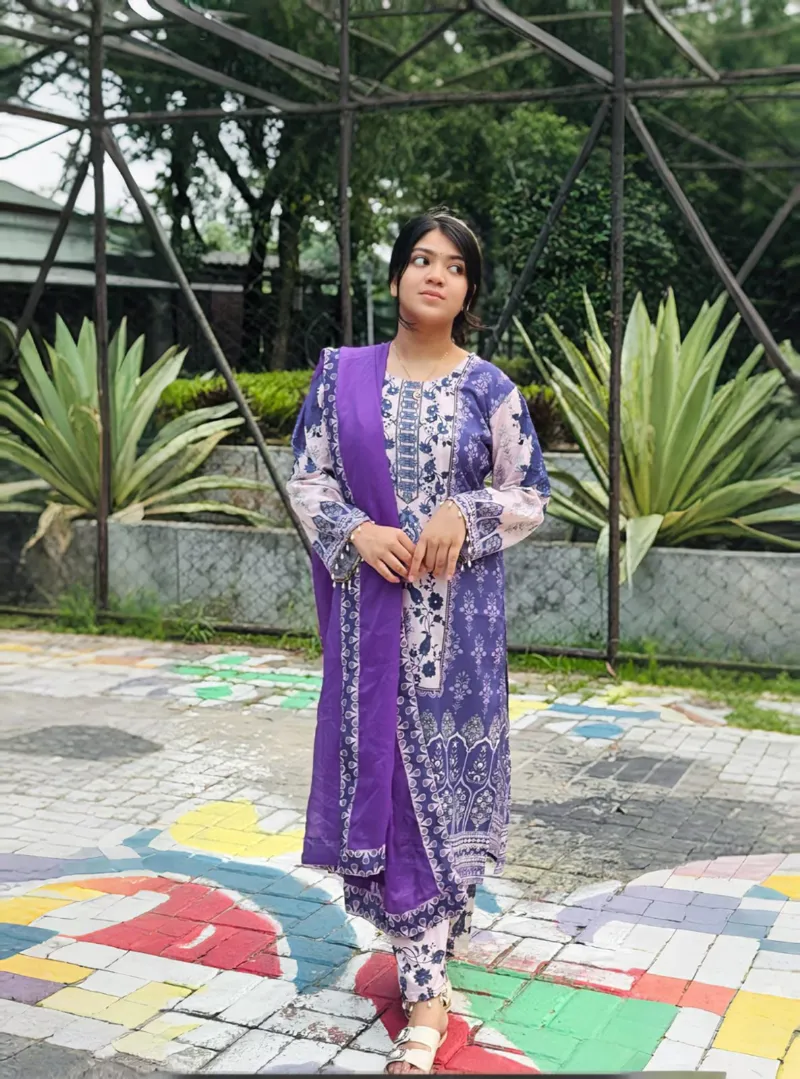 স্টিচড Dubai Silk থ্রি পিস, লেইস ও মিরর ওয়ার্ক