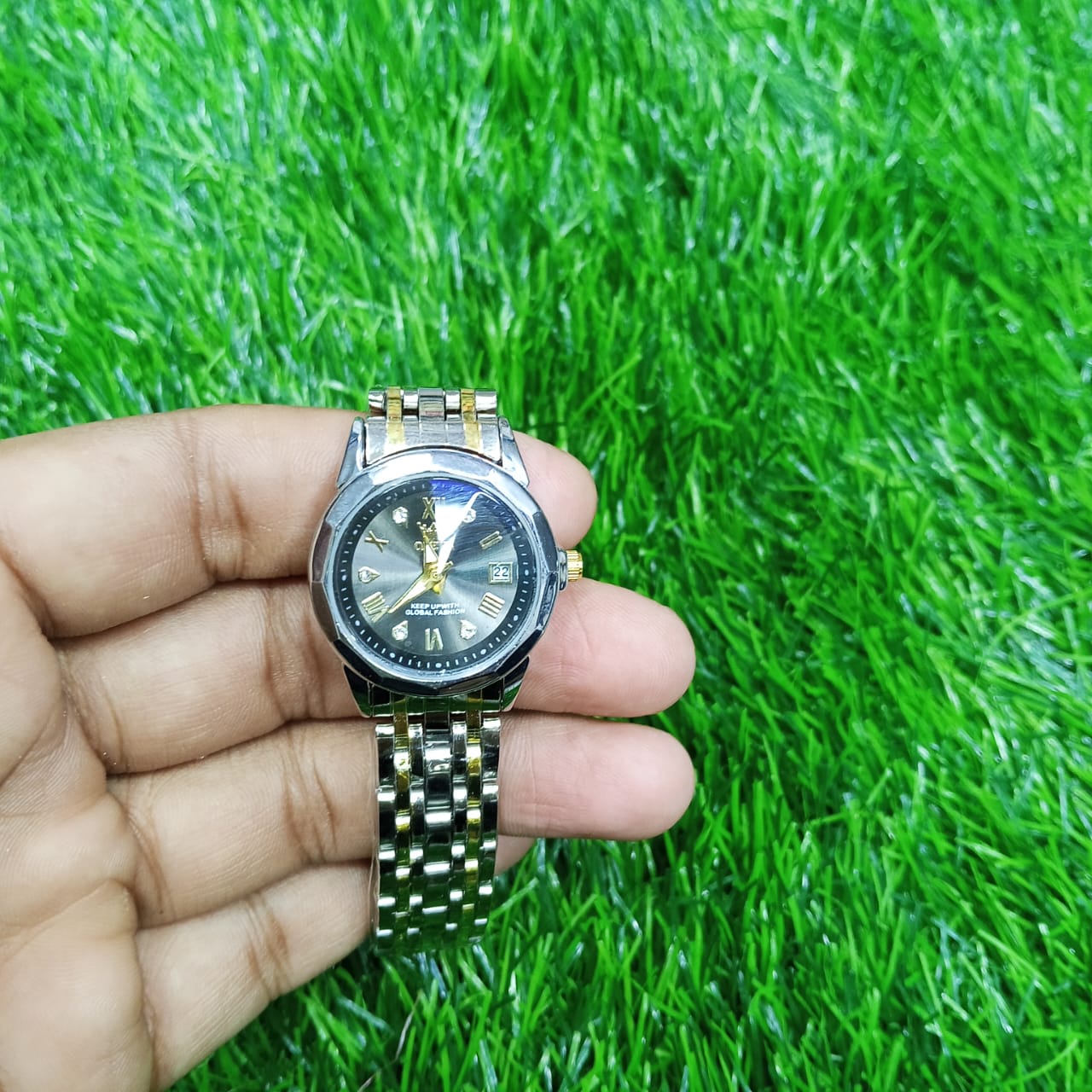 OLEVS 9931 মেয়েদের স্টেইনলেস স্টিল লুমিনাস ঘড়ি (ব্ল্যাক ডায়াল)