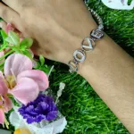 মেয়েদের বিভিন্ন শেপের মেটাল ব্রেসলেট