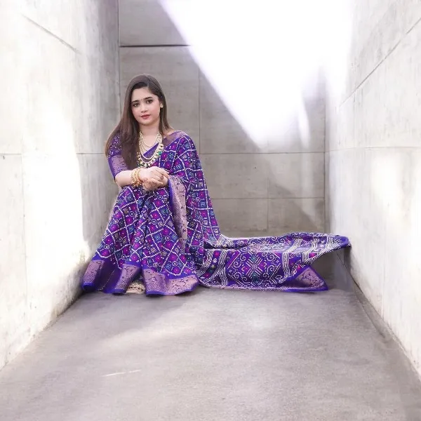 সিল্ক ডিজিটাল প্রিন্ট শাড়ি