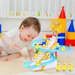 ইলেকট্রিক ছোট হাঁসের সিঁড়ি বেয়ে ওঠার খেলনা