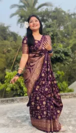 মডার্ন স্কিন প্রিন্ট সিল্ক শাড়ি ও ম্যাচিং ব্লাউজ পিস