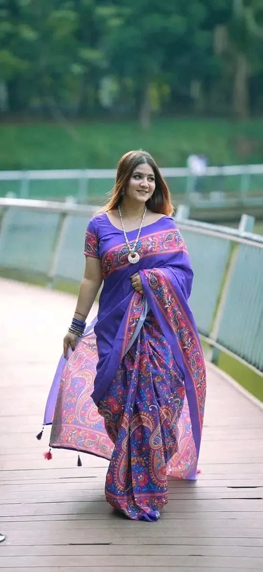 Mayalota Muslin Silk Digital Print Saree with Blouse Piece