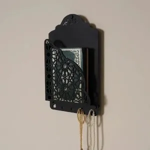 দেয়ালে ঝোলানো কুরআন স্ট্যান্ড