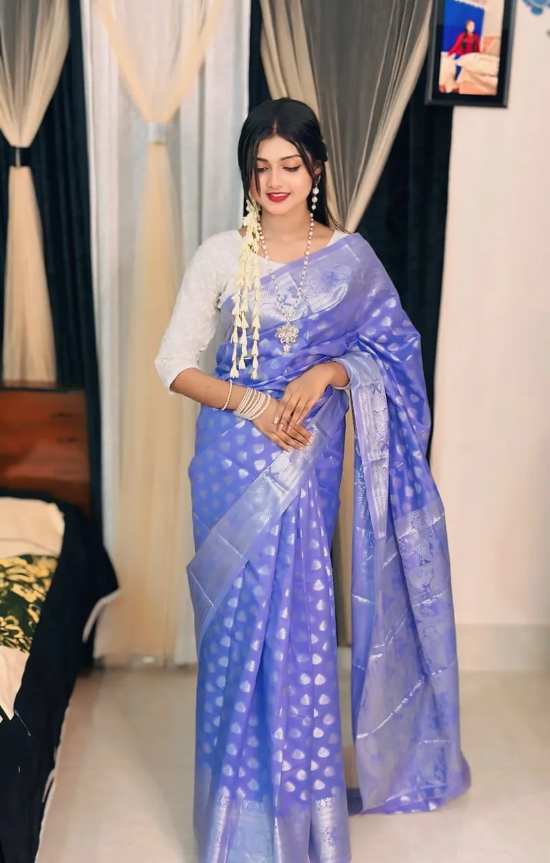 উৎসবের সফট সিল্ক কাতান শাড়ি, সূক্ষ্ম বুটি, ব্লাউজ ছাড়া
