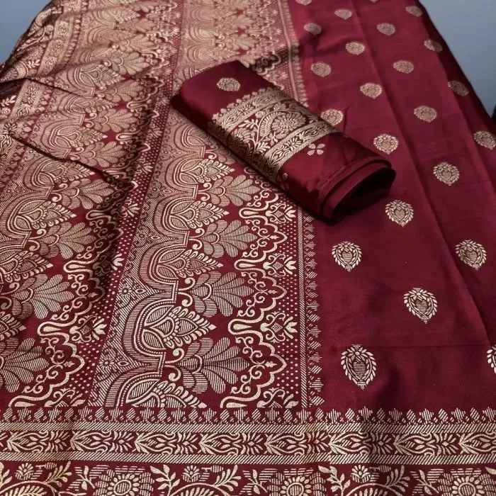 Women's Silk Saree with Skin Print and Matching Blouse Piece