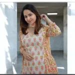 কারচুপি থ্রি পিস, গলায় এমব্রয়ডারি করা