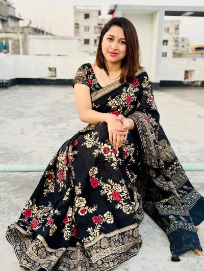 ধুপিয়ান সিল্ক স্ক্রিন প্রিন্ট শাড়ি, 13 হাত, 6 রং