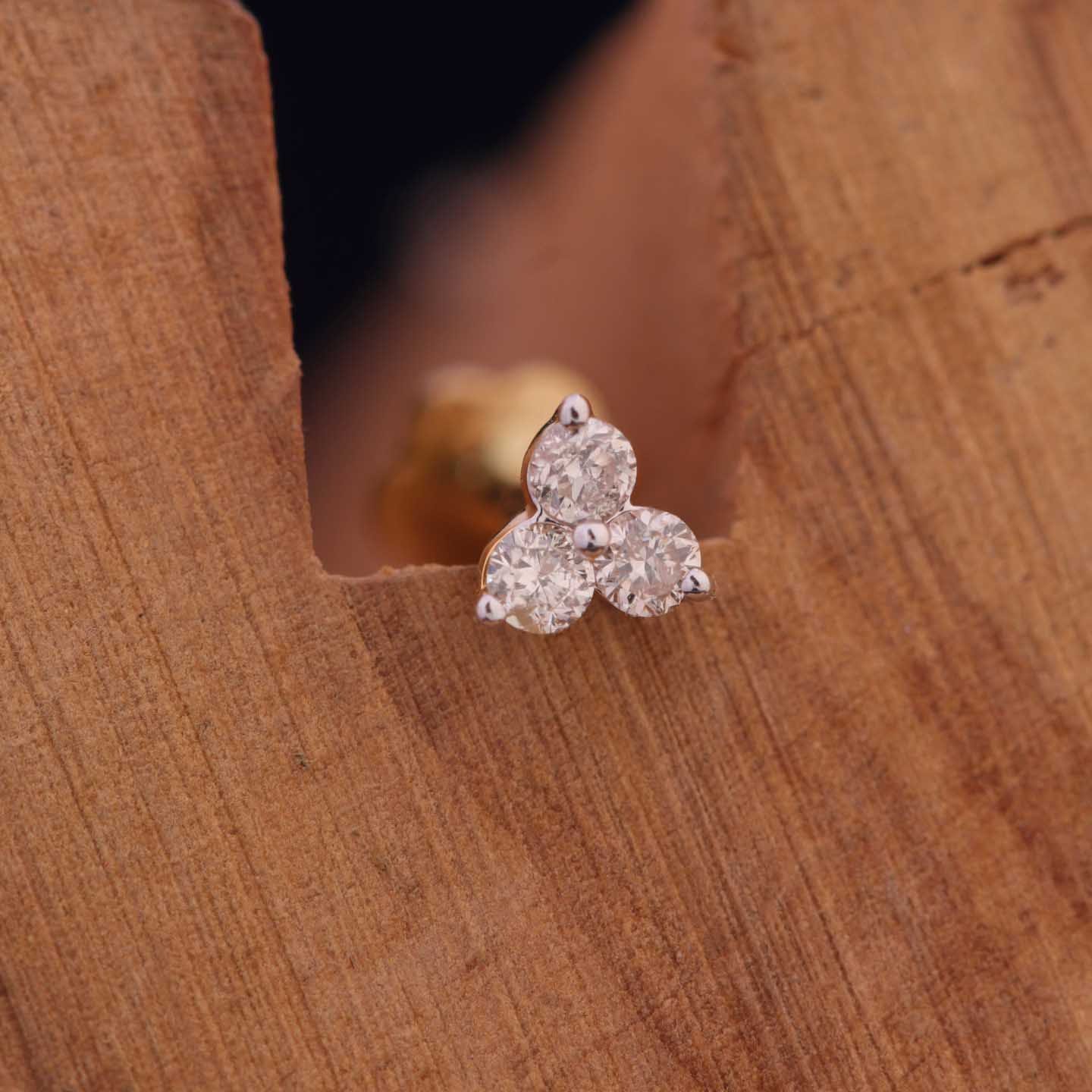 ক্লাসিক 3 স্টোন নাকফুল (নোজপিন)