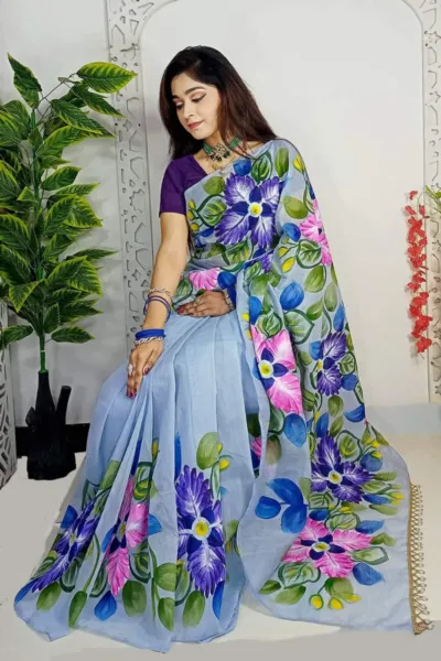 মহিলাদের হাতে ব্রাশ পেইন্ট করা হাফ সিল্ক শাড়ি