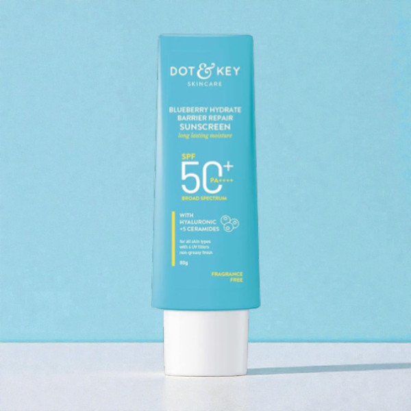 Dot & Key Blueberry Hydrate Barrier Repair Sunscreen Spf 50+ Pa++ 80gm (India)