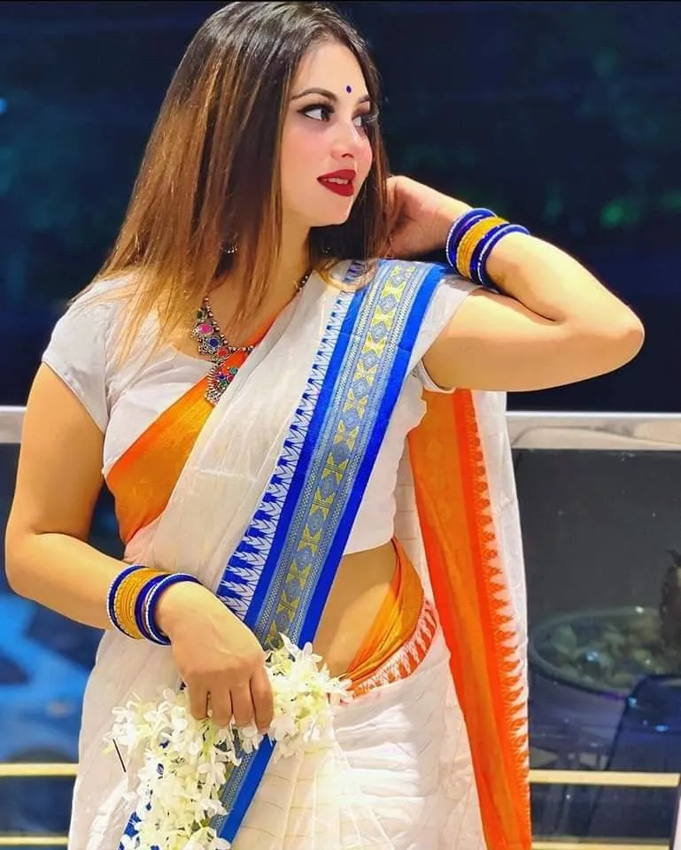 ব্লাউজ পিসসহ টাঙ্গাইল মধুরাই শাড়ি, 13 হাত
