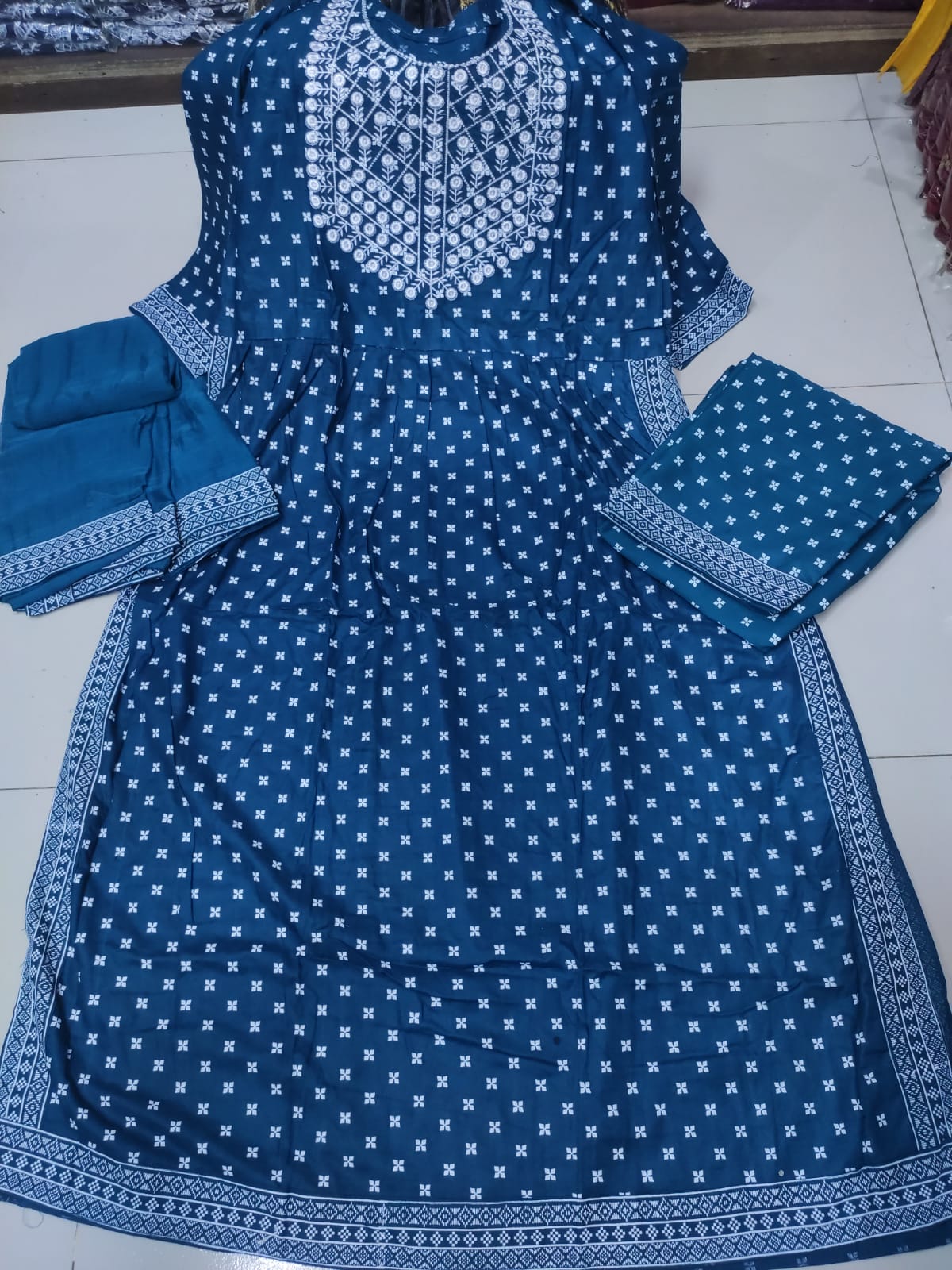 নায়রা কাট ফ্রি সাইজ থ্রি পিস, সুতি ওড়না, লং 45