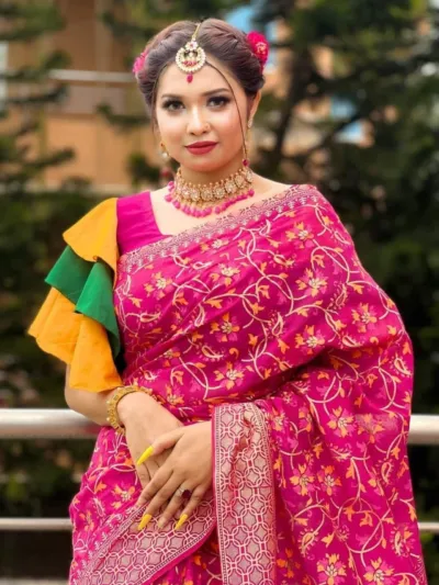 এক রঙের হ্যান্ড প্রিন্ট হাফ সিল্ক শাড়ি, 12 হাত