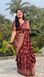 মডার্ন স্কিন প্রিন্ট সিল্ক শাড়ি ও ম্যাচিং ব্লাউজ পিস