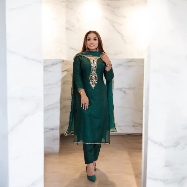 Royal এমব্রয়ডারি সিল্ক থ্রি পিস সেট