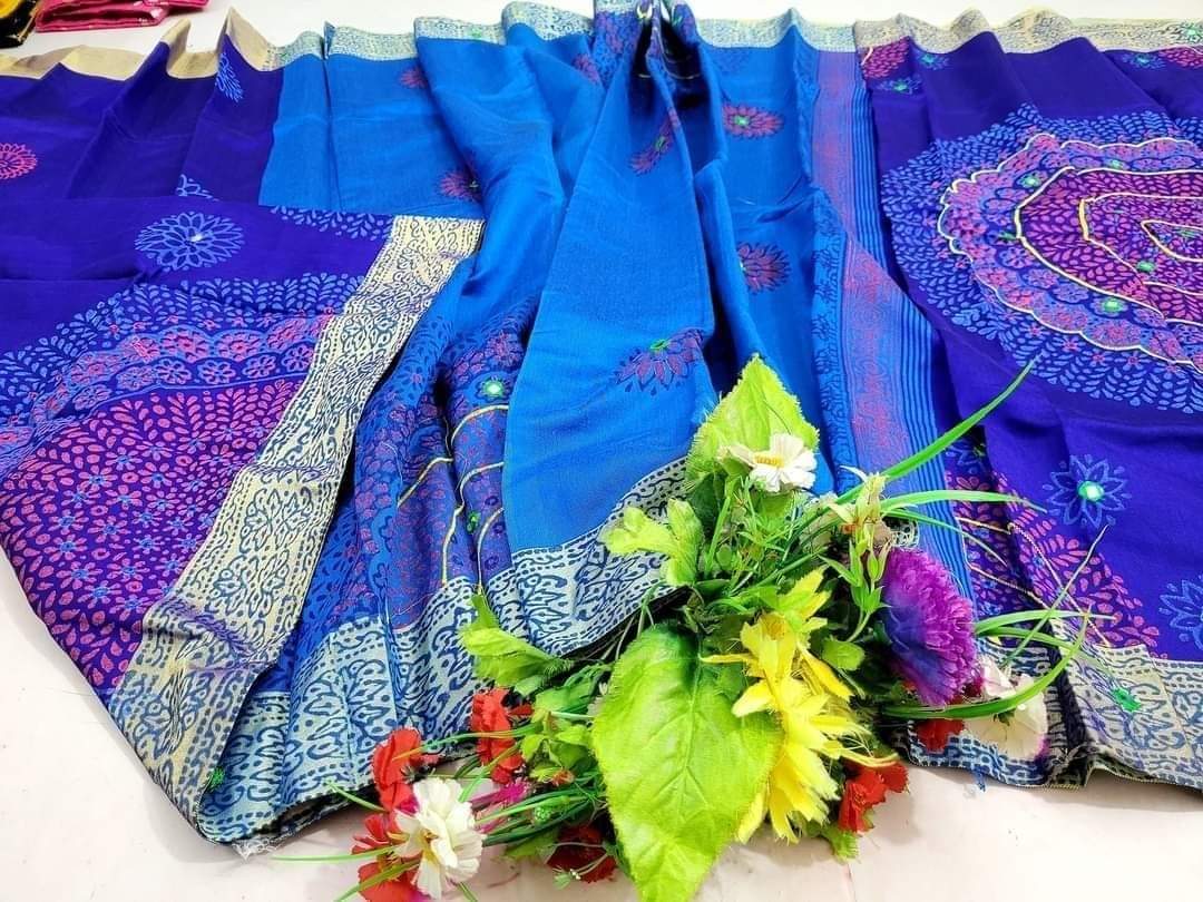 মহিলাদের ধুপিয়ান সিল্ক শাড়ি, ব্লক প্রিন্ট ও এমব্রয়ডারি