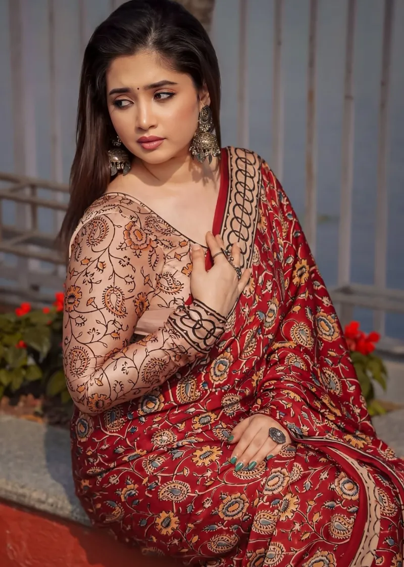 Soft Silk Batik Print Saree, 12.5 Haath, Blouse Included