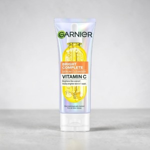 Garnier Bright Complete Vitamin C সিরাম ক্লেনজার 100ml