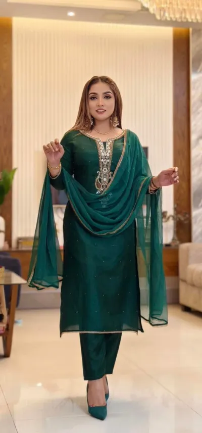টপেটো সিল্ক থ্রি পিস, স্টোন ওয়ার্ক ও এমব্রয়ডারি, 42 ও 44 সাইজ