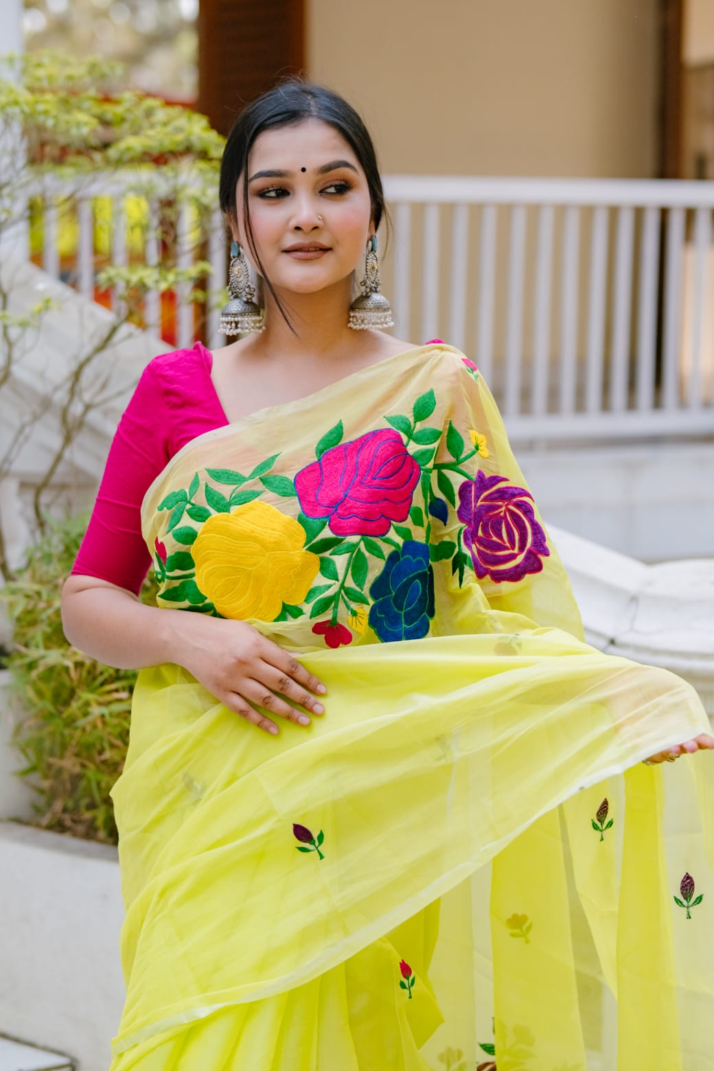 এমব্রয়ডারি কাজের মহিলাদের হাফ সিল্ক শাড়ি