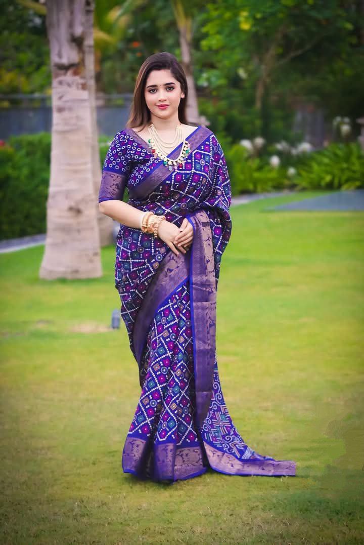 হাফ সিল্ক চুনরি প্রিন্ট শাড়ি, ব্লাউজ পিস সহ, 5 রং