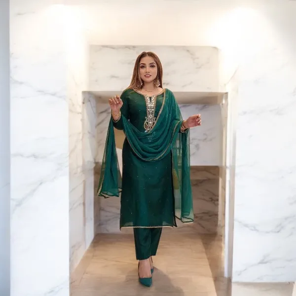 Royal এমব্রয়ডারি সিল্ক থ্রি পিস সেট