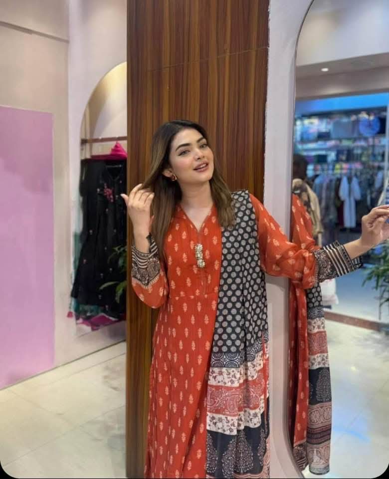 জর্জেট ওড়না সহ ডিজিটাল প্রিন্ট থ্রি পিস, L থেকে XXL, 3 রং