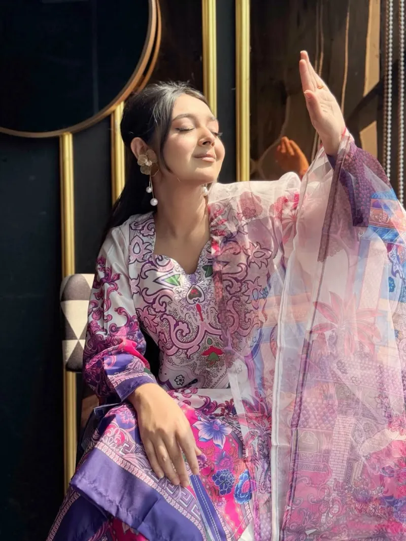 Dubai Silk ডিজিটাল প্রিন্ট থ্রি পিস, সিল্ক জর্জেট ওড়না