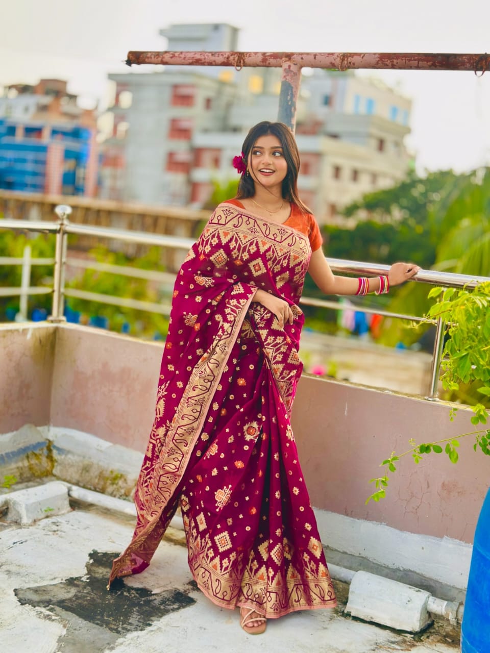 Zari Jamdani Saree with Matching Blouse Piece, 4 Colours