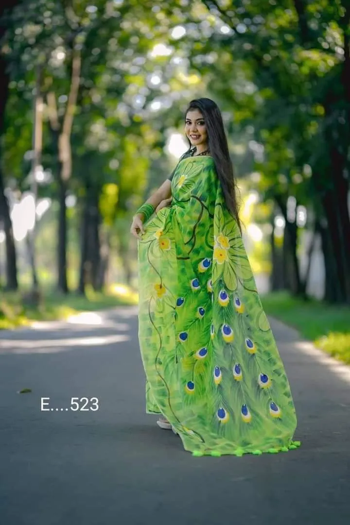 সব বয়সী মহিলাদের হ্যান্ড পেইন্টেড হাফ সিল্ক শাড়ি