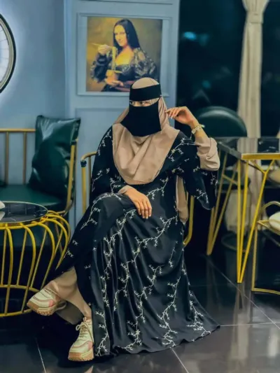 আরবি কোটি বোরকা আলাদা ইনারসহ, এমব্রয়ডারি কাজ