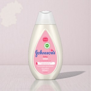 Johnson's বেবি পিউর অ্যান্ড জেন্টল ডেইলি কেয়ার লোশন ৩০০ মিলি (Italy)