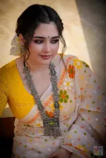 Women's Half Silk Screen Print Saree without Blouse Piece