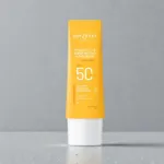 Dot & Key ভিটামিন C + E সুপার ব্রাইট সানস্ক্রিন SPF50+ PA++++ 50g