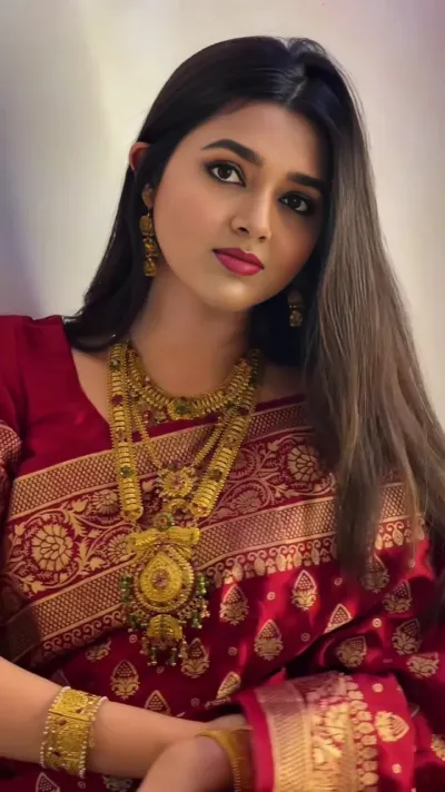 স্ক্রিন প্রিন্ট কাজের সিল্ক শাড়ি, ম্যাচিং ব্লাউজ সঙ্গে