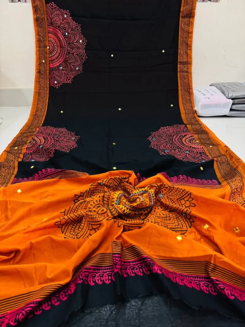 Embroidered Dhupian Silk Saree in Block Print, Without Blouse